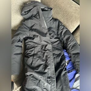 Lululemon snow warrior parka sz 10